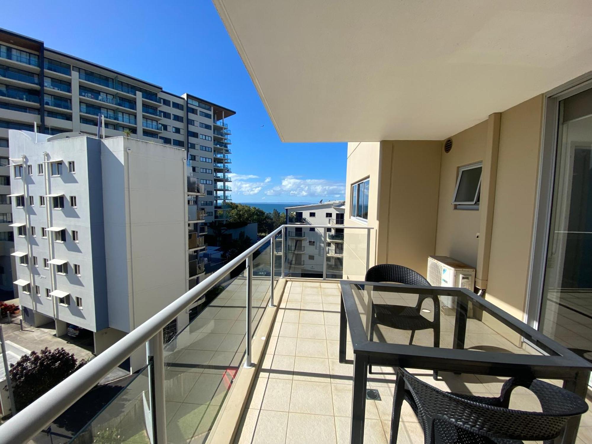 Redvue Holiday Apartments Redcliffe Bagian luar foto