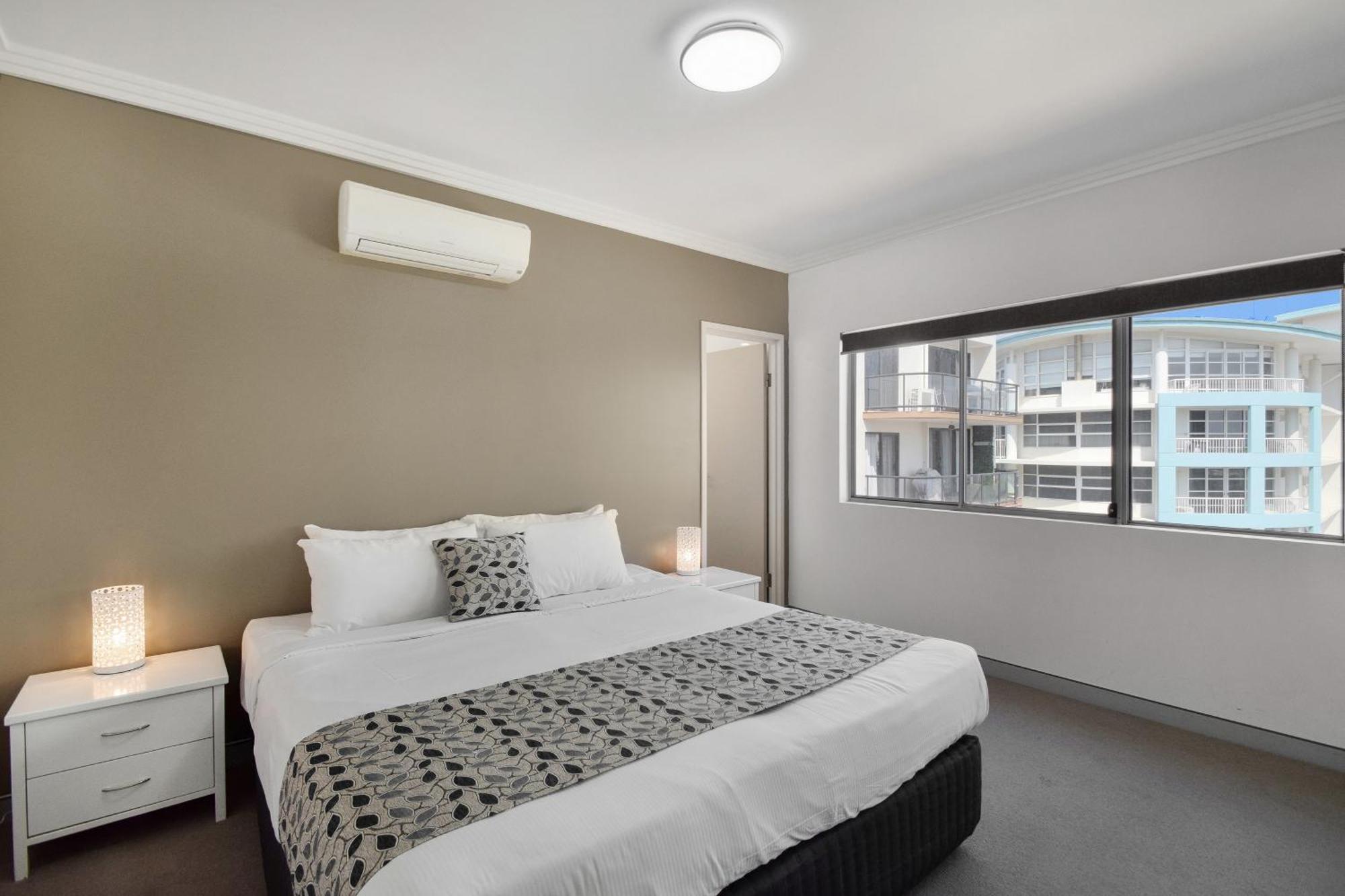 Redvue Holiday Apartments Redcliffe Bagian luar foto